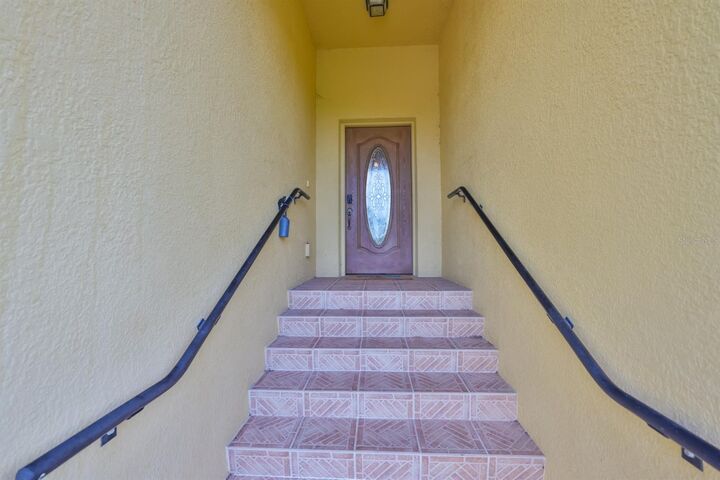 Property Photo:  517 Villa Treviso Court  FL 33572 