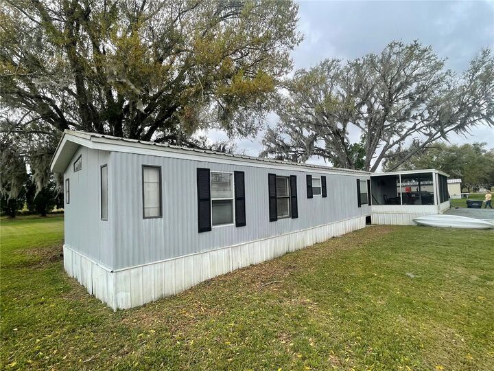 Property Photo: 612 Grove Drive FL 33830