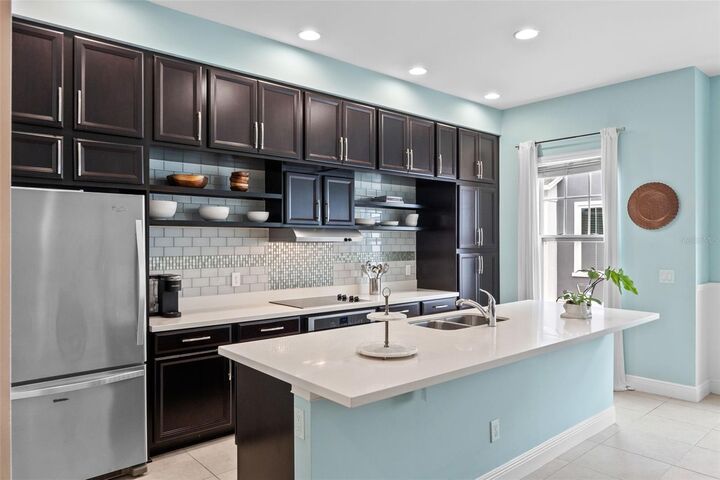 Property Photo: 568 Scotia Place FL 32806