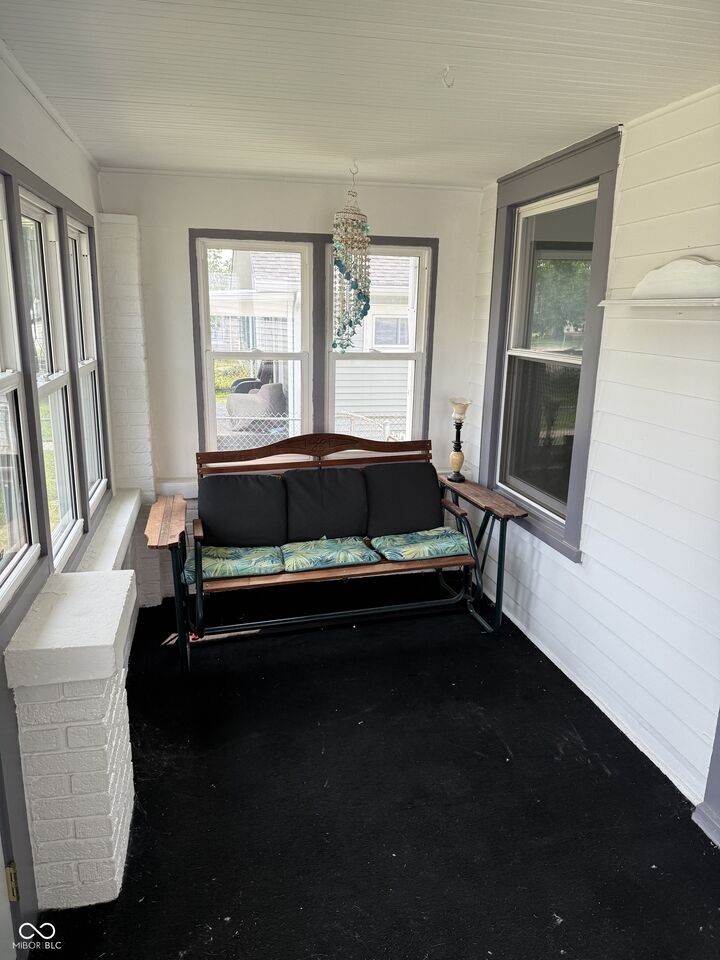 Property Photo: 54 S 2nd Avenue IN 46107