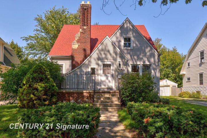 Property Photo:  1713 9th Street  MI 48708 