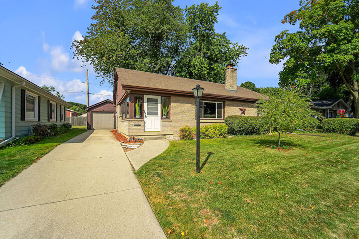 220 Mertens Ave  Racine WI 53405 photo