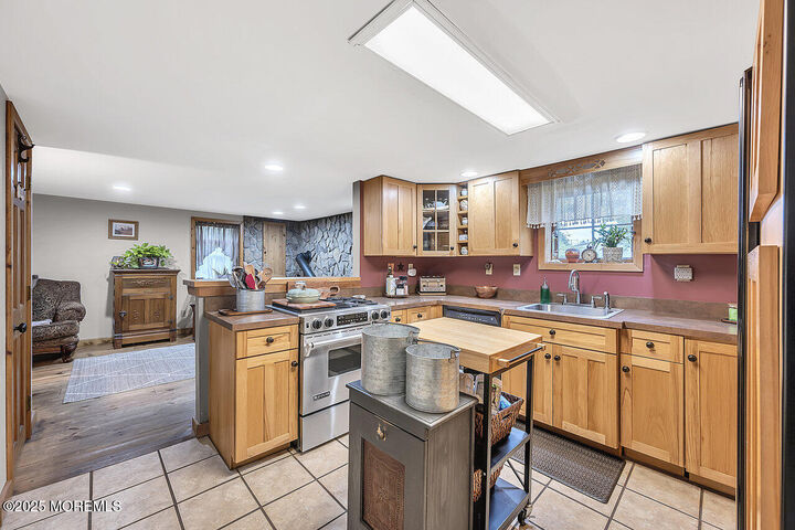 Property Photo: 33 Fort Avenue NJ 08533