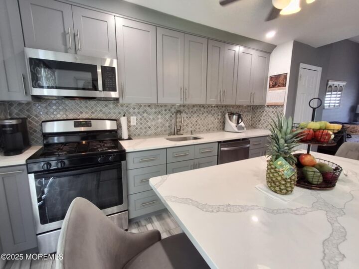 38 Hemlock Drive  Parlin NJ 08859 photo