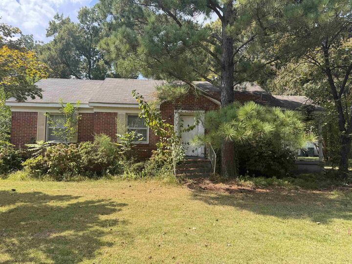 Property Photo: 1209 Vaughn Rd TN 38122