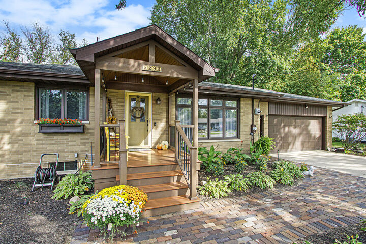 Property Photo:  5293 Washington Avenue  MI 49085 