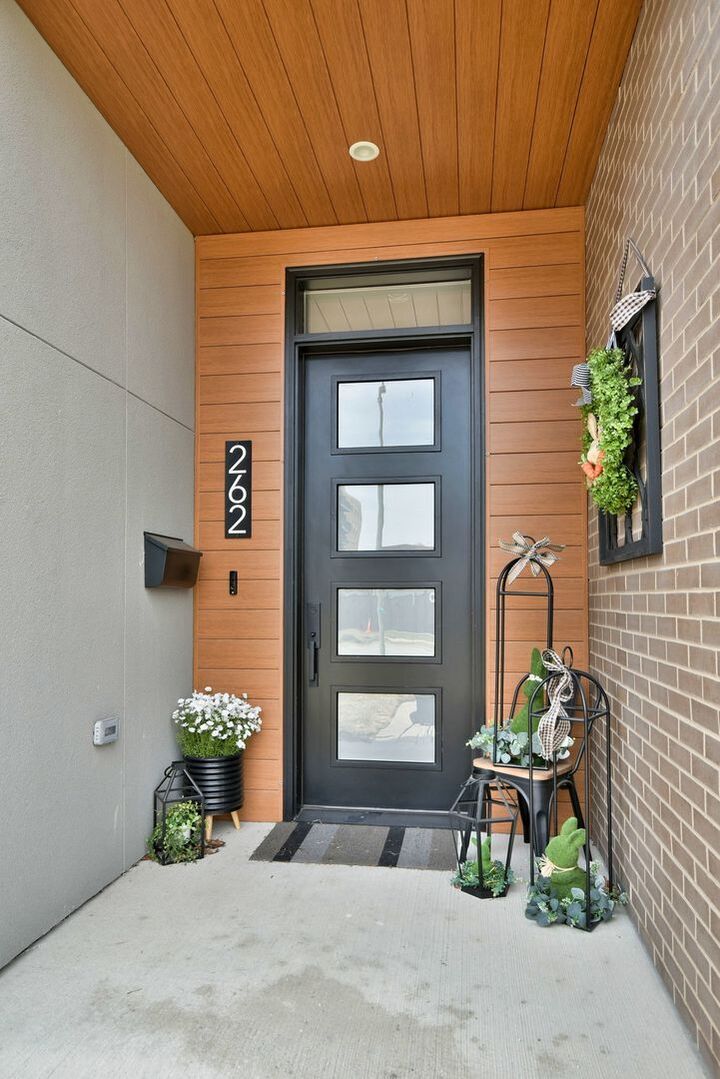Property Photo: 262 N Addison Avenue IL 60126
