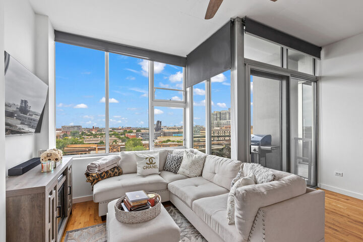Property Photo:  1720 S Michigan Avenue 914  IL 60616 