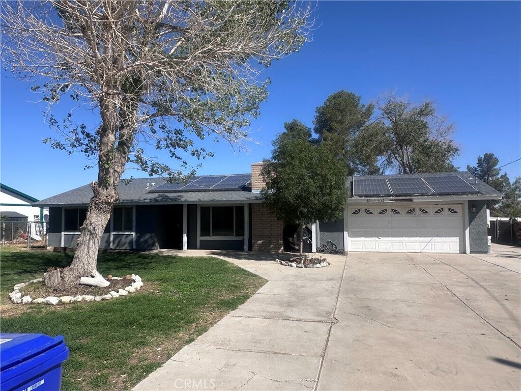 Property Photo: 15970 Lindero Street CA 92395