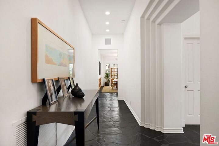 Property Photo:  603 Ocean Avenue 1east  CA 90402 