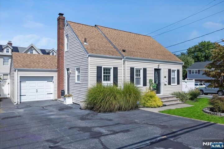 73 River Edge Road  Bergenfield NJ 07621 photo