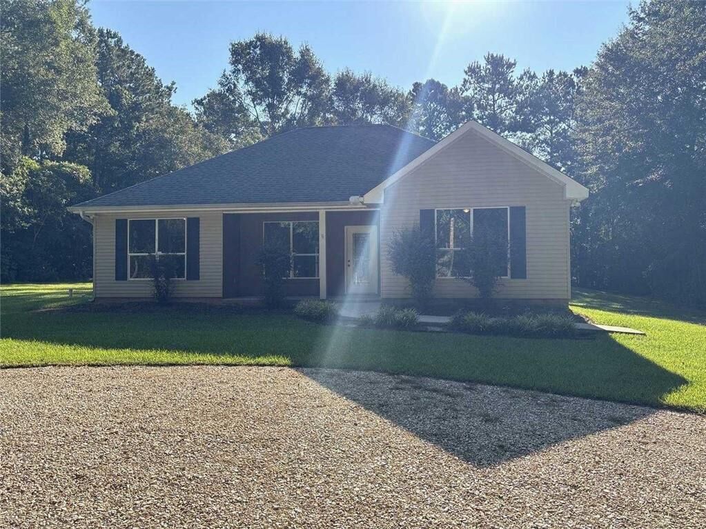 Property Photo:  86048 Highway 450  LA 70438 