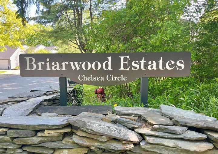Property Photo:  22 Chelsea Circle  VT 05403-7260 