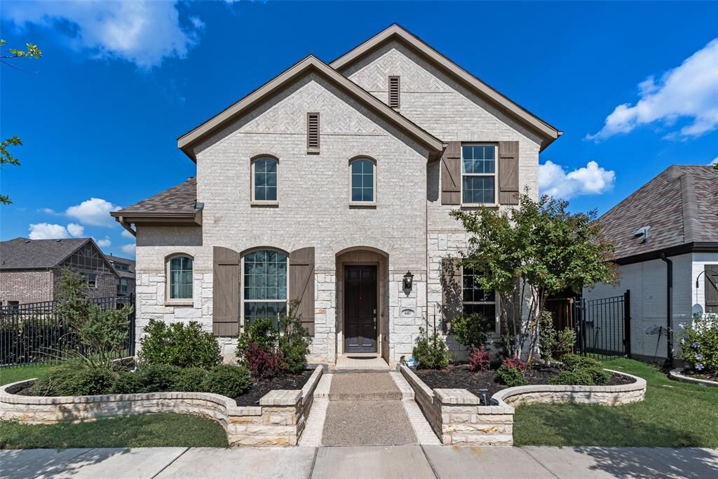 Property Photo: 4407 Cinnamon Stone Drive TX 76005