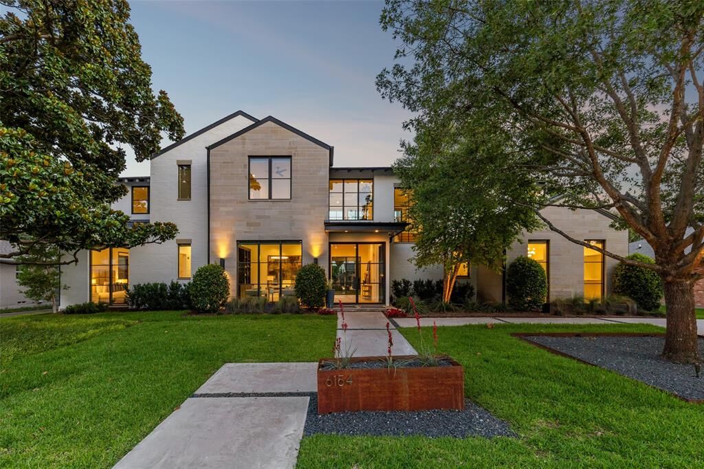 Property Photo: 6154 Yorkshire Drive TX 75230