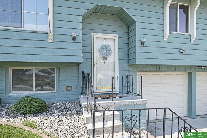 5117 S 103rd Circle  Omaha NE 68127 photo