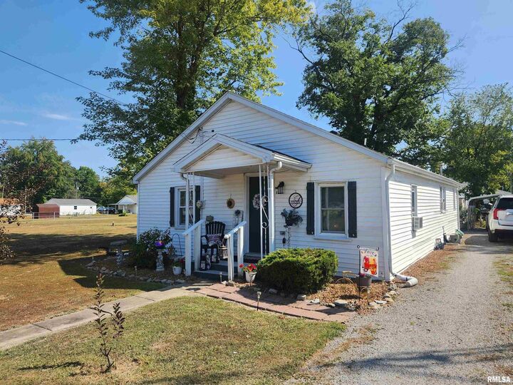 Property Photo: 118 Missouri Street IL 62274