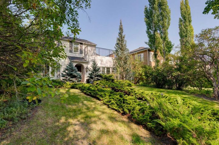 Photo de la propriété:  1332 Frontenac Avenue SW  AB T2T 1B8 