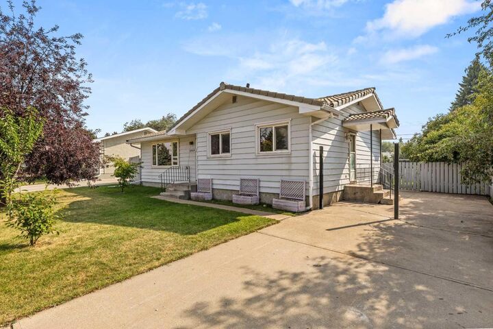 Property Photo: 5309 43 Street AB T4H 1B6