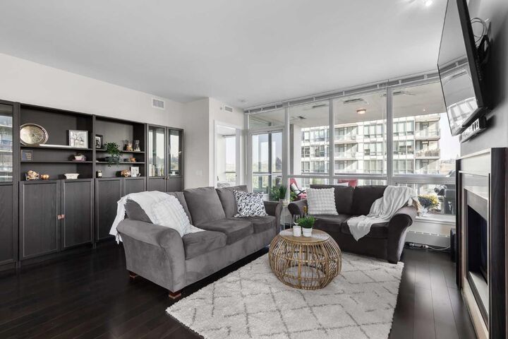 Property Photo:  222 Riverfront Avenue SW 923  AB T2P 0X2 