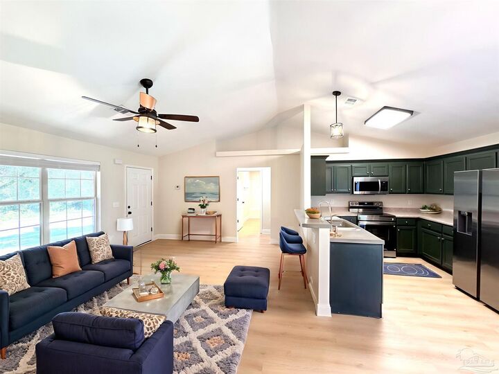 Property Photo: 6130 Ashton Woods Cir FL 32570