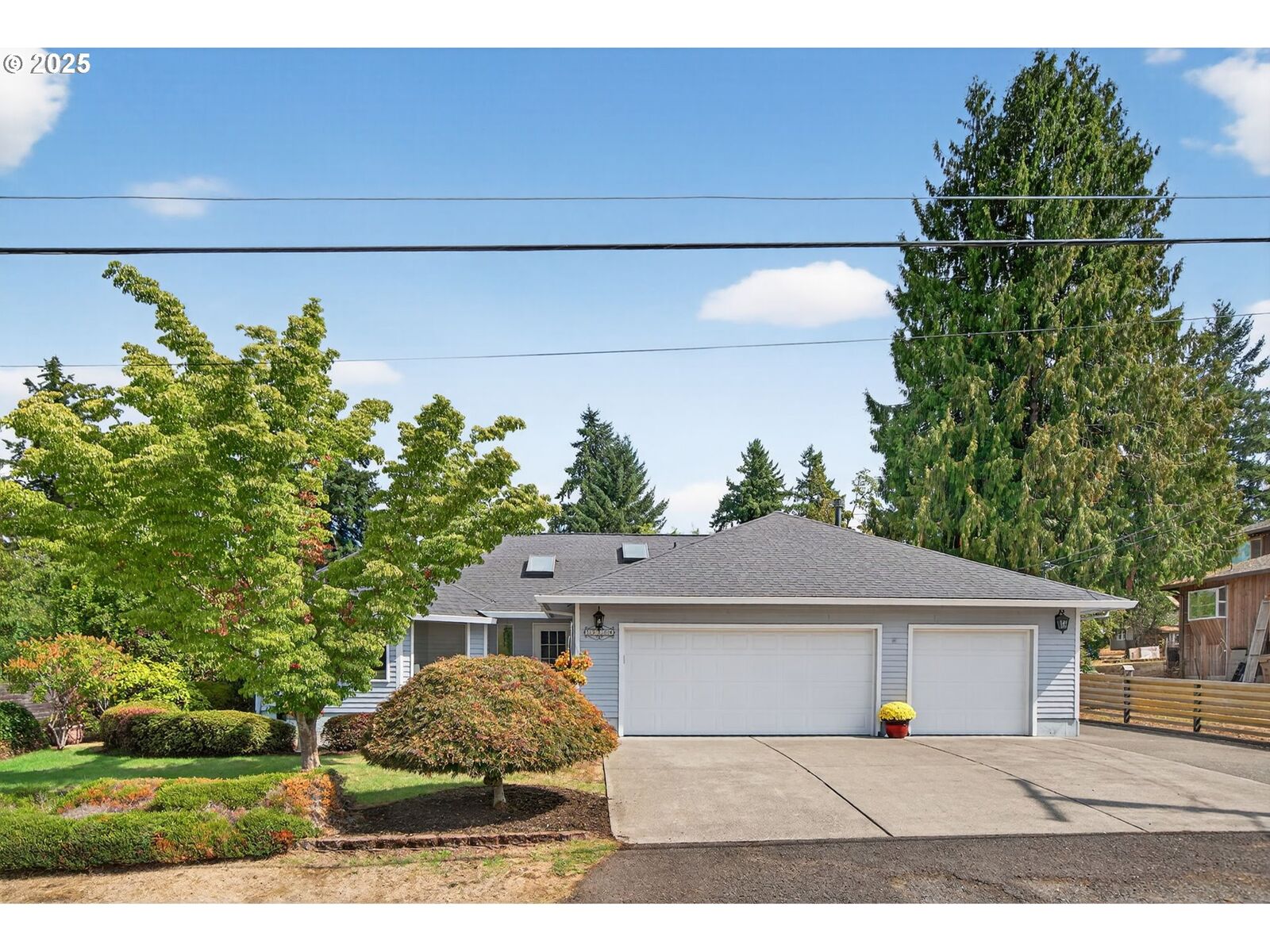 Property Photo: 13124 SE Briggs St OR 97222