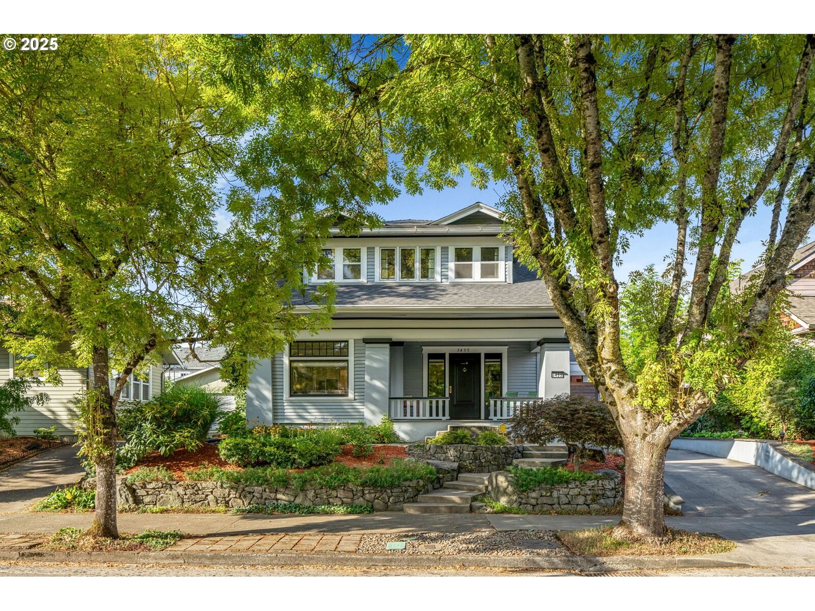Property Photo: 3455 NE Tillamook St OR 97212