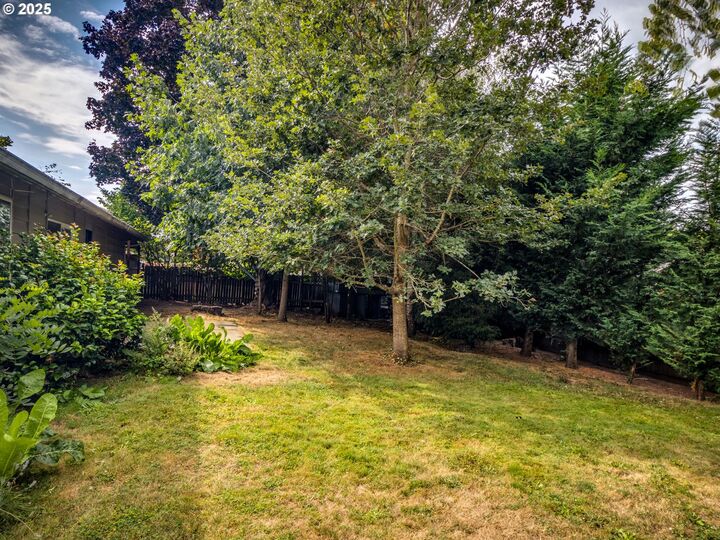 Property Photo:  2701 NW 104th St  WA 98685 