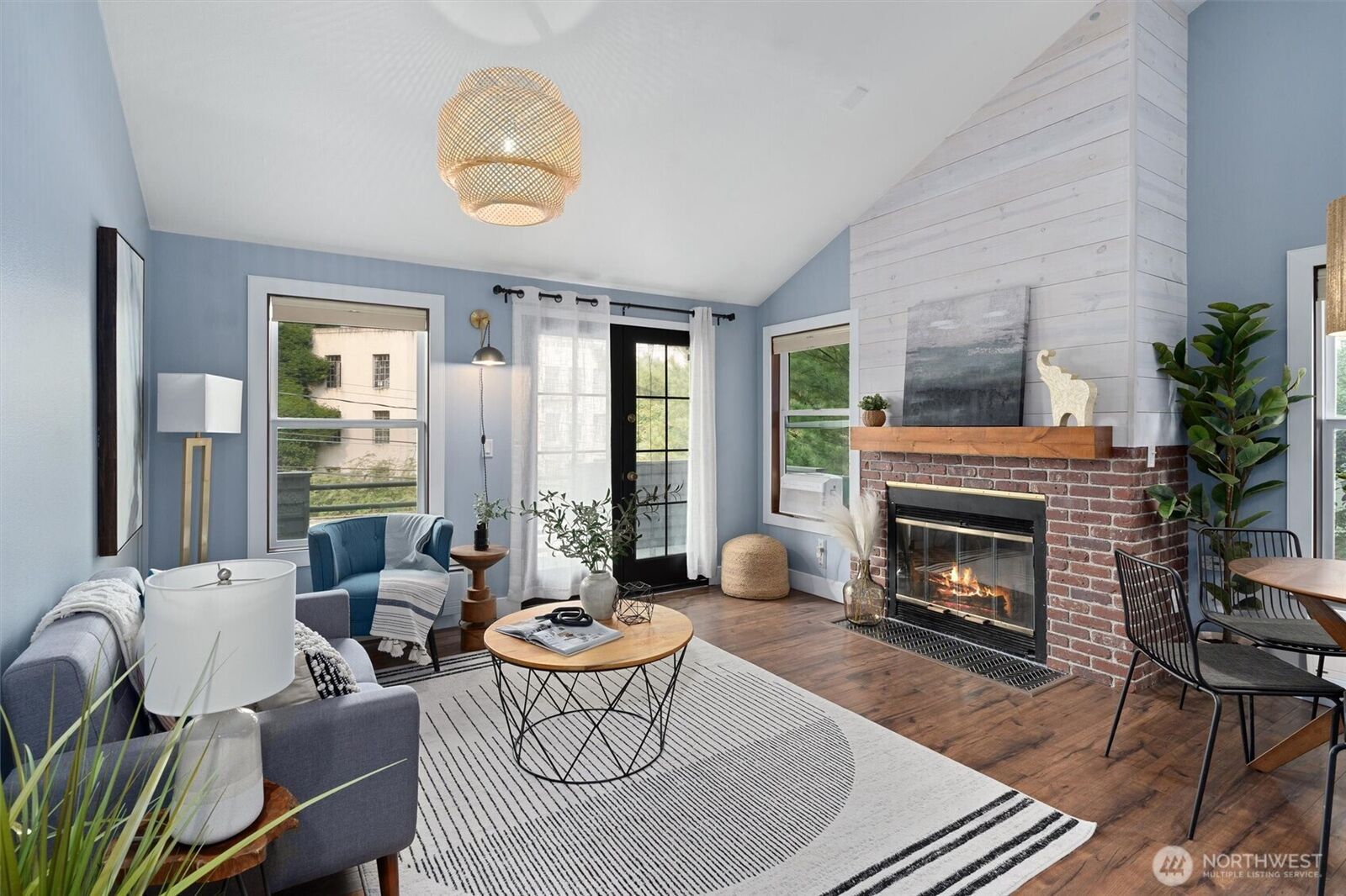 Property Photo: 1819 17th Avenue 7 WA 98122