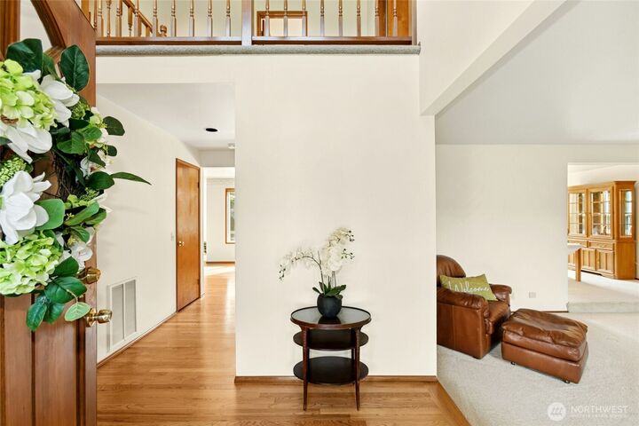 Property Photo:  6218  113th Place SE  WA 98006 