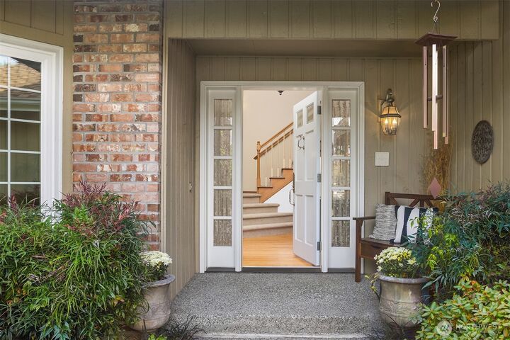 Property Photo:  14733 NE 57th Street  WA 98007 