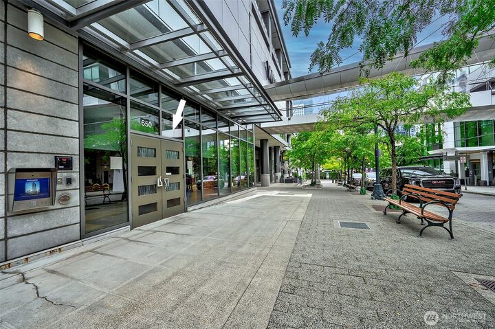 Property Photo:  650  Bellevue Way NE 2406  WA 98004 