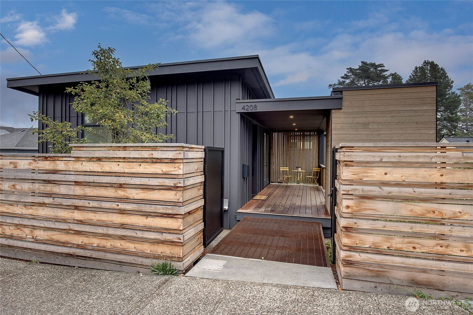 Property Photo:  4208  28th Avenue W  WA 98199 