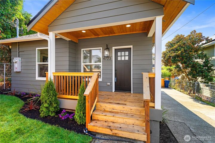 Property Photo: 4723 S Findlay Street WA 98118