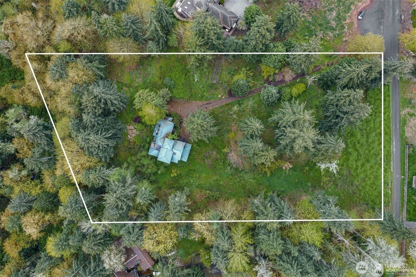 Property Photo:  505  208th Avenue SE  WA 98074 