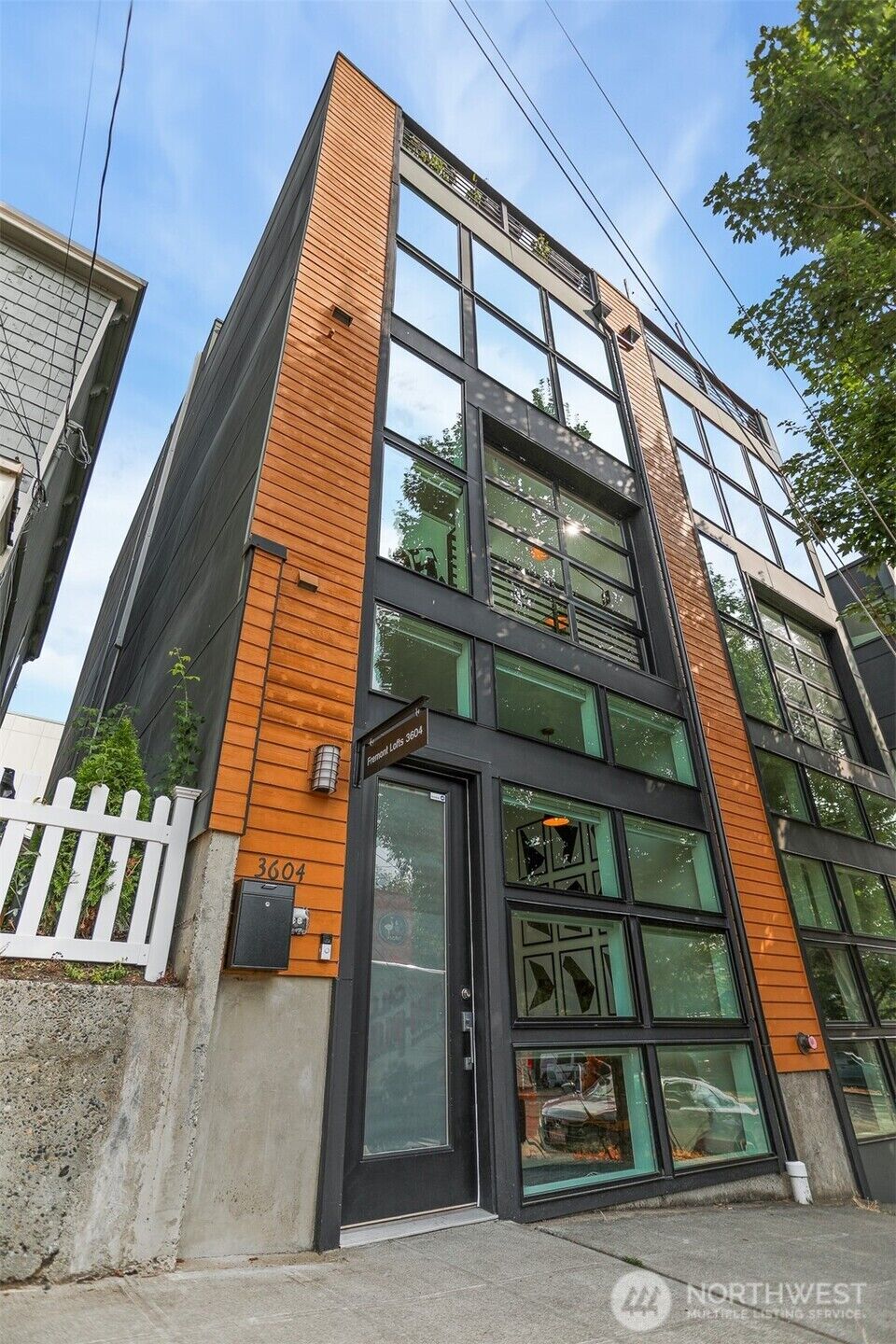 Property Photo: 3604 Palatine Avenue N WA 98103