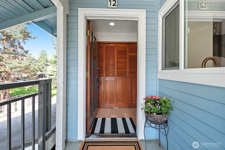 Property Photo: 7573 Old Redmond Road 12 WA 98052