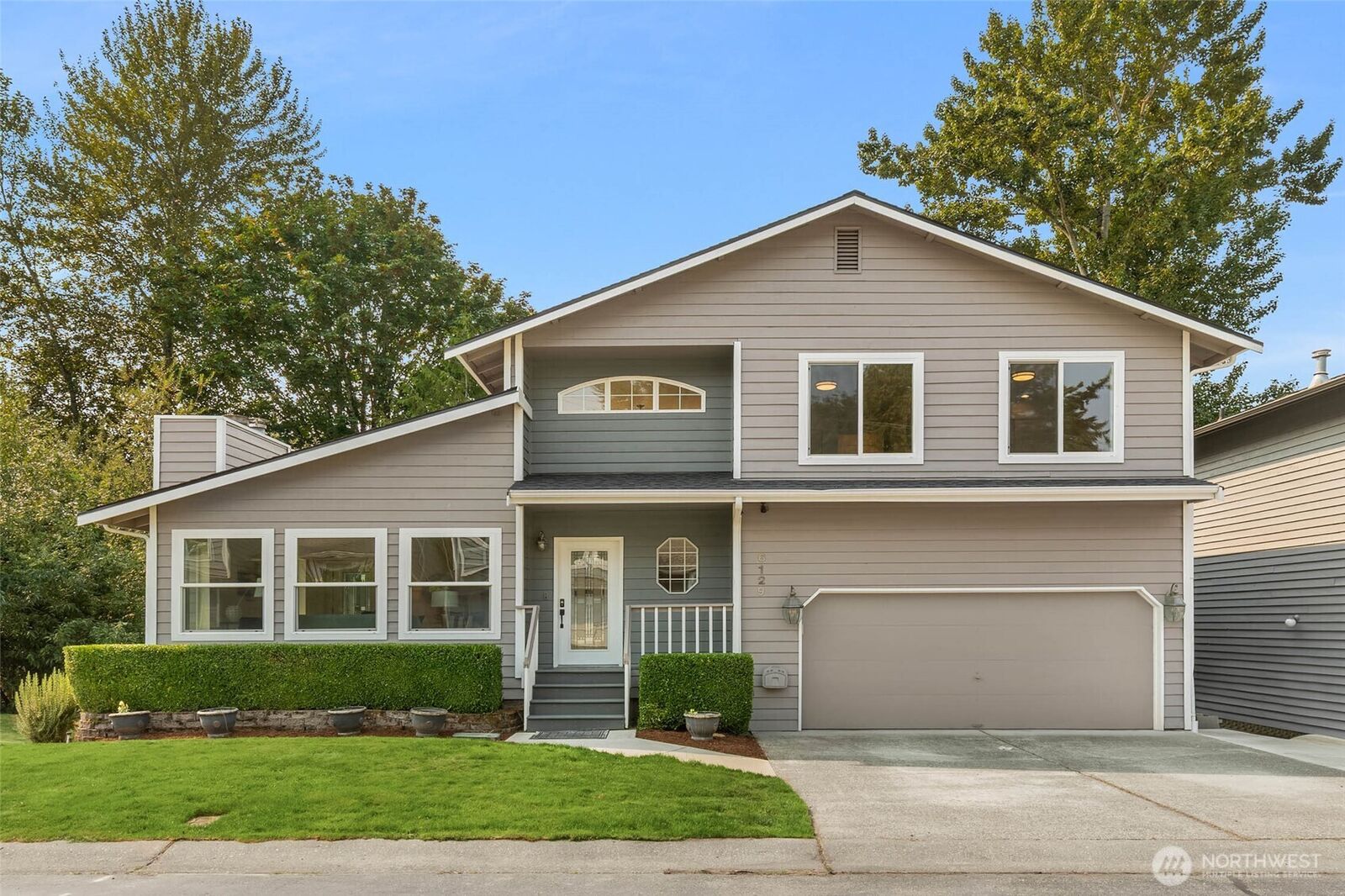 Property Photo: 6129 115th Place SE WA 98006