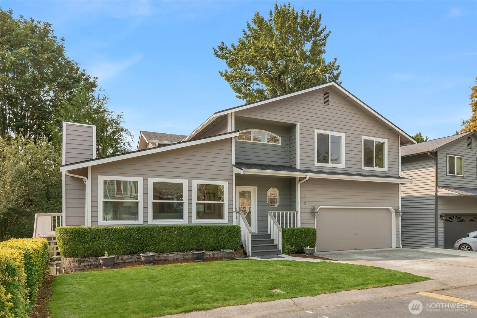 Property Photo:  6129  115th Place SE  WA 98006 