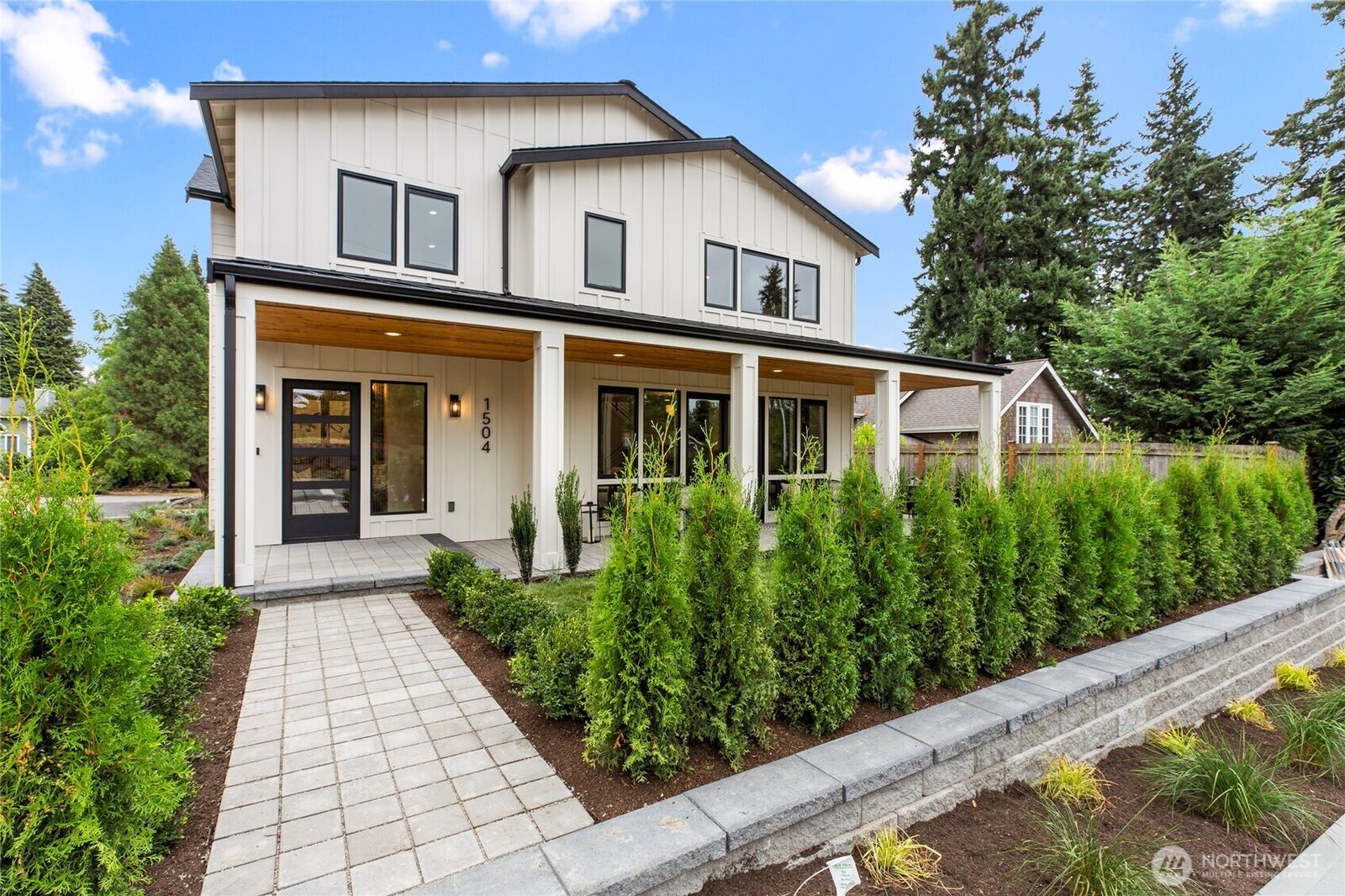 Property Photo:  1504  3rd Street  WA 98033 