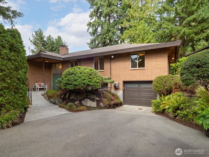 Property Photo:  422 NW 196th Place  WA 98177