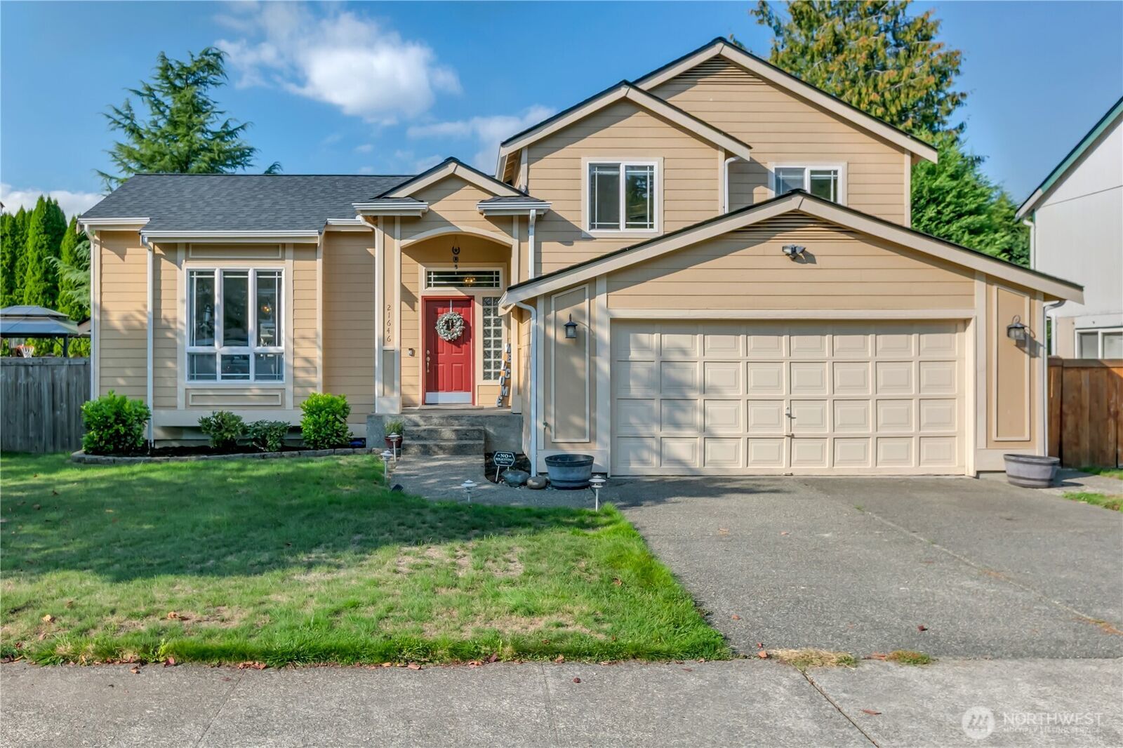 Property Photo: 21646 SE 239th Place WA 98038