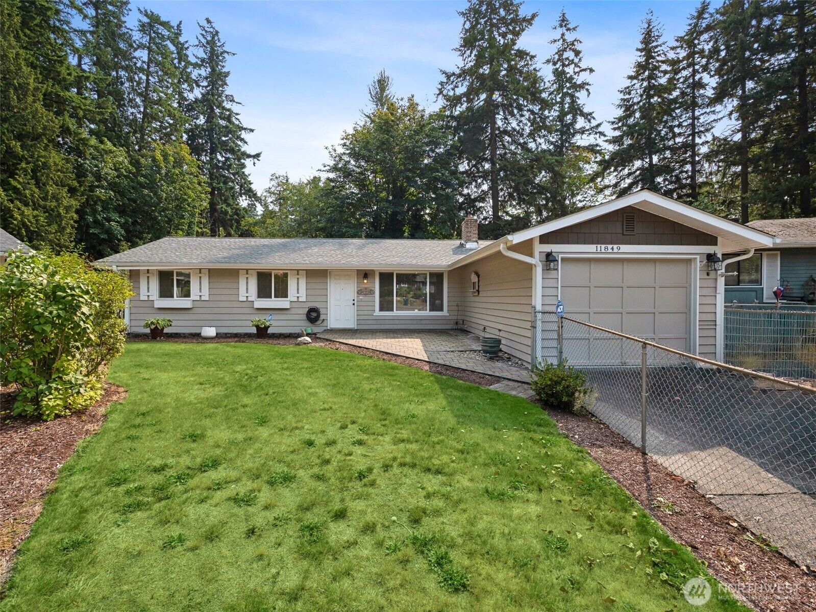 Property Photo:  11849 SE 323rd Place  WA 98092 