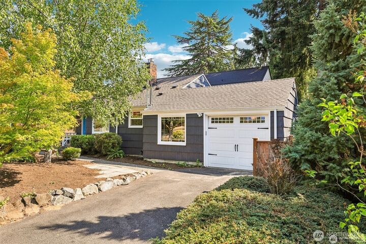 Property Photo: 4055 NE 57th Street WA 98105