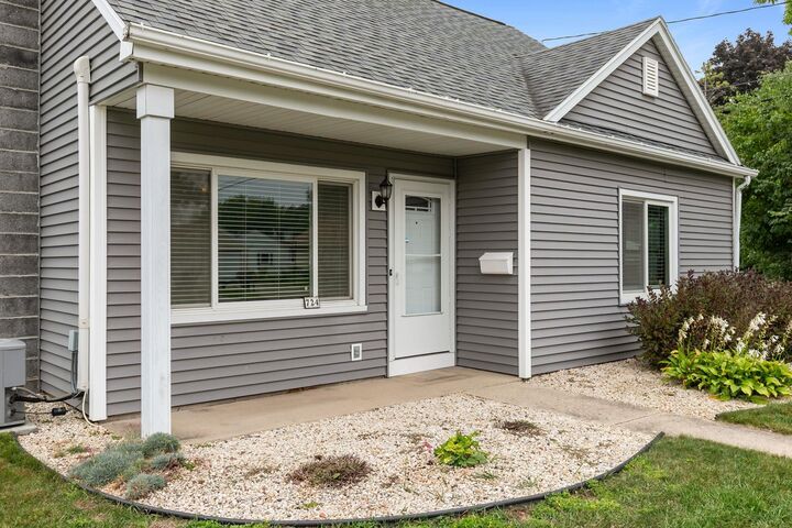 Property Photo: 724 Mitchell Street WI 54956