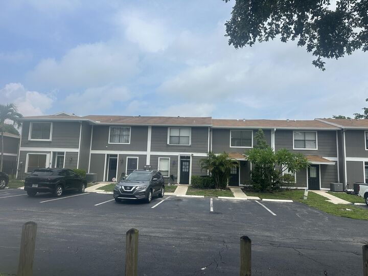 Property Photo: 5508 Cannon Way C FL 33415