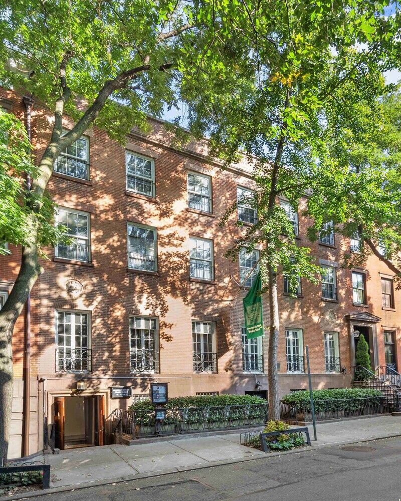Property Photo:  44-46 Barrow Street  NY 10014 