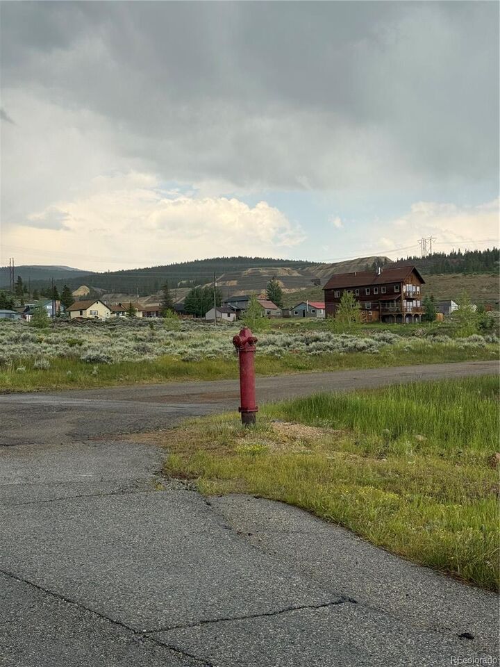 Property Photo:  617 E 8th Street  CO 80461 