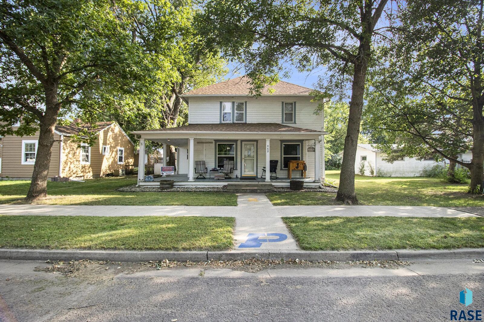 Property Photo:  462 E 2nd St  SD 57053 