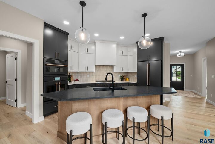 Property Photo:  5812 E Rush St  SD 57110 
